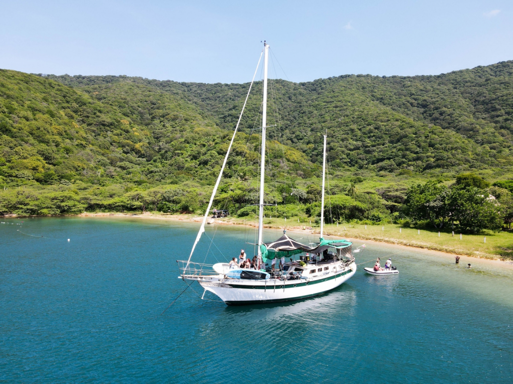 Velero por Tayrona Beach